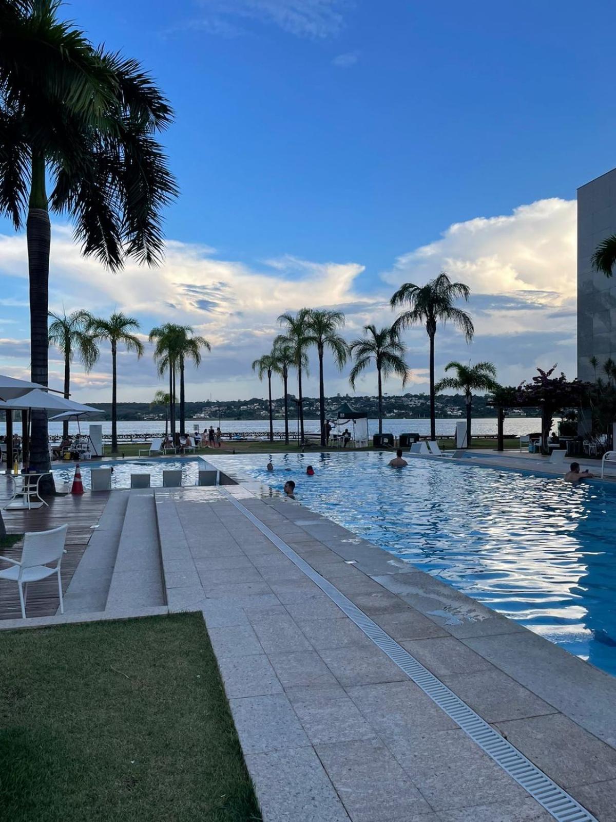Estiloso Flat Brisas Do Lago Com Terraco Brasilia Exterior photo