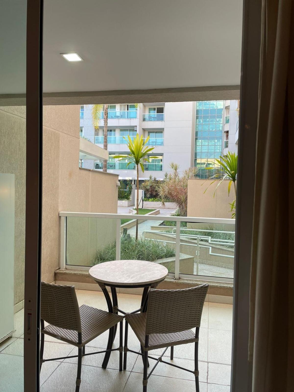 Estiloso Flat Brisas Do Lago Com Terraco Brasilia Exterior photo